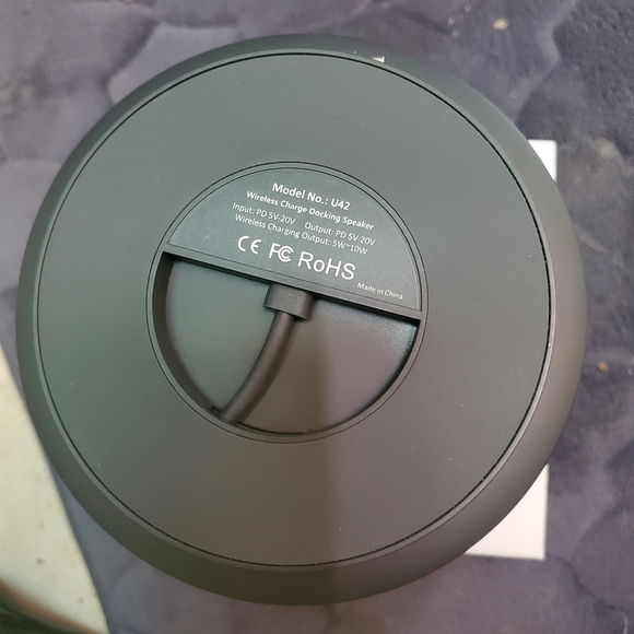 Like New 12 in 1 USB C Hub with speaker and wireless charger - Picture 6 of 9